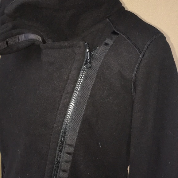LULULEMON JACKET - Picture 6 of 8
